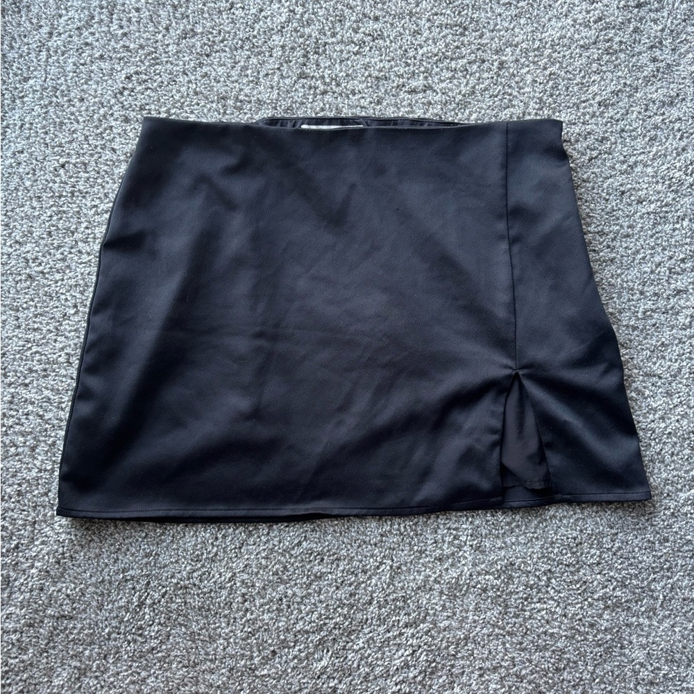 A&F black mini skirt